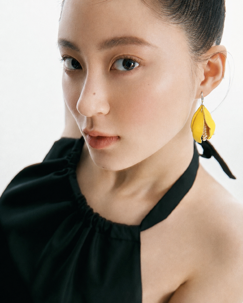 Leather Tulip Antique-Whisper